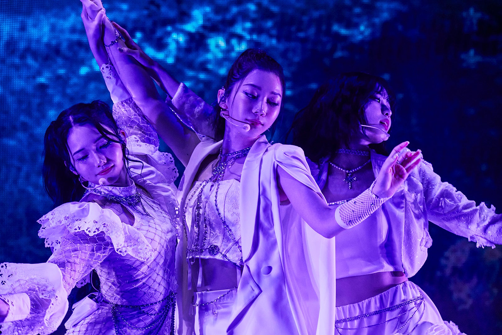 IS:SUE（C）LAPONE GIRLS