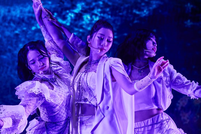 IS:SUE(C)LAPONE GIRLS