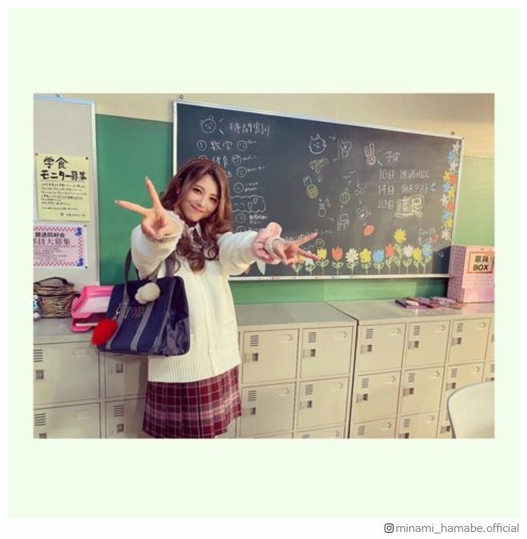 浜辺美波、“ギャル姿”オフショット公開に「ギャル美波も推せる」の声