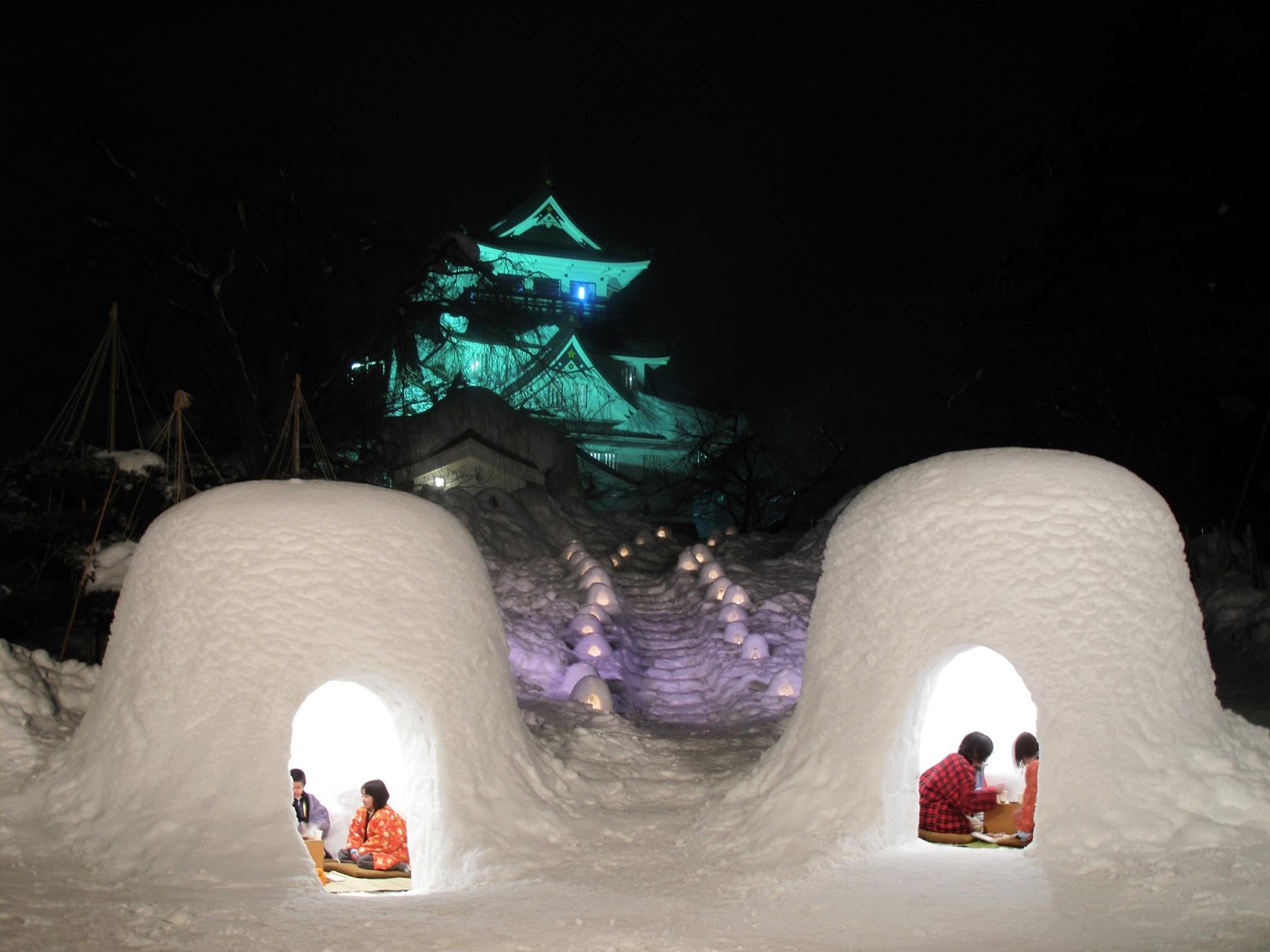 かまくら夜景が幻想的「横手の雪まつり」で雪国情緒を感じよう