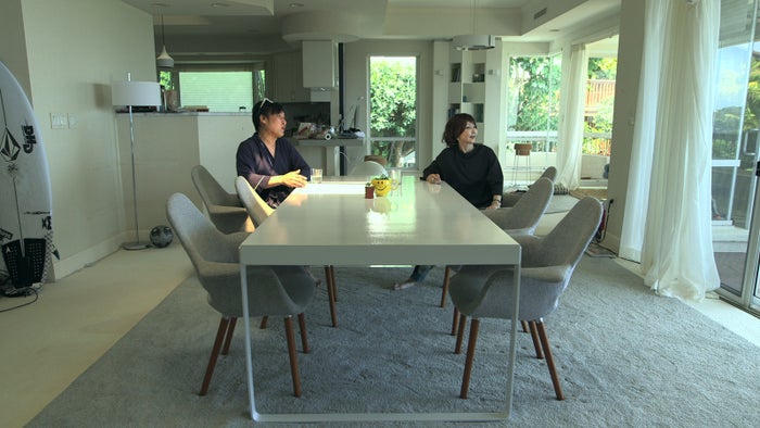 ハワイ版テラスハウスに山里亮太 Youが初潜入 名シーンを再現 モデルプレス