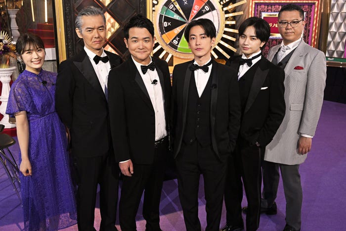 渋谷凪咲、渡部篤郎、ノブ、佐藤健、中島健人、長谷川忍(C)TBS