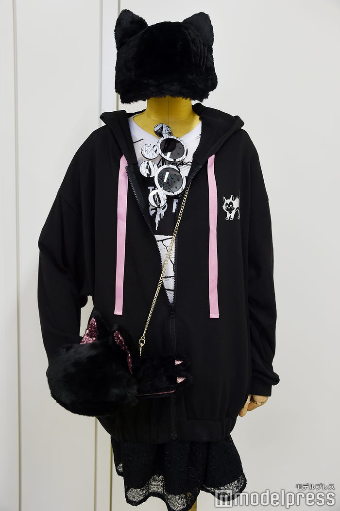 ハロウィーンらしさ溢れるコーディネートで気分もアップ (C)モデルプレス(C)Disney