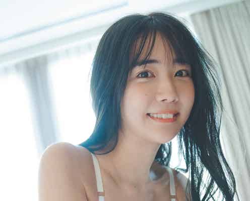 #2i2天羽希純、ふんわりバスト際立つランジェリー姿披露