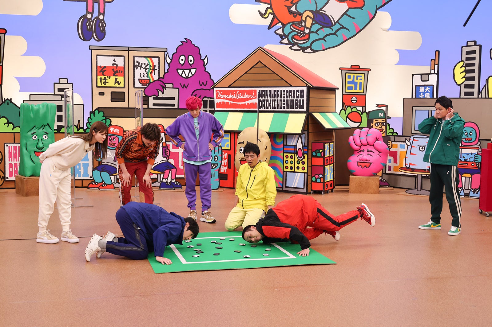 （左から）生見愛瑠、博多大吉、りんたろー。、兼近大樹、博多華丸、大悟、ノブ（C）カンテレ