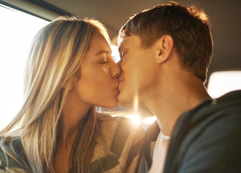 愛され力高め 男性が思わずキスしたくなる女性の言動 モデルプレス