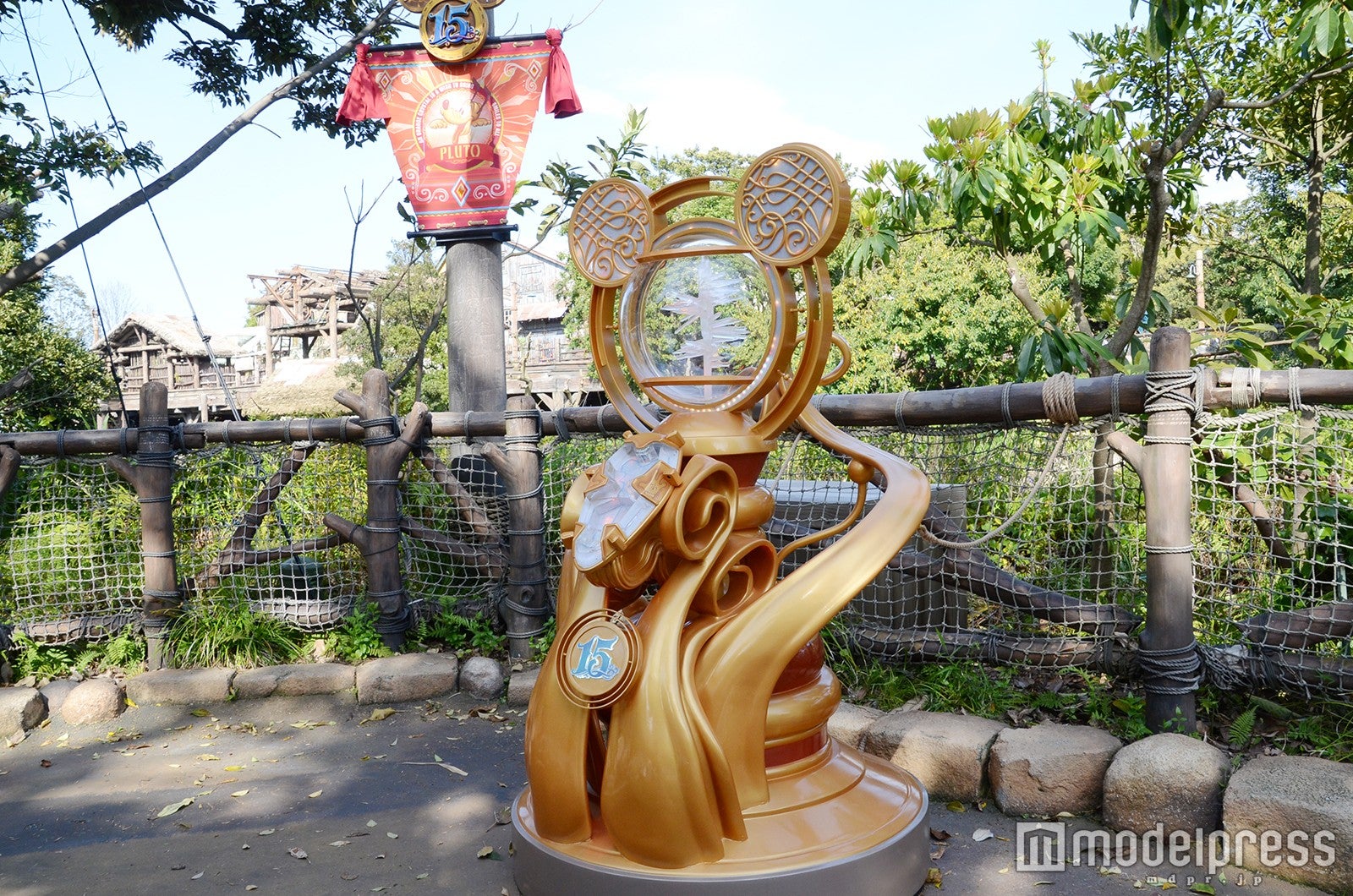 クリスタルポイント／「東京ディズニーシー15周年“ザ・イヤー・オブ・ウィッシュ”」（C）モデルプレス