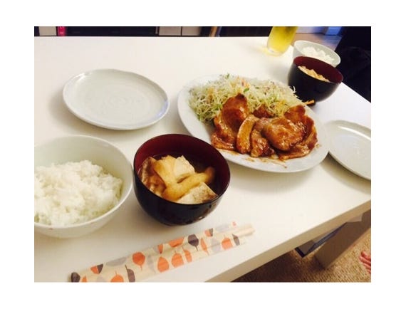 2人で作った手料理/新川優愛オフィシャルブログ(Ameba)より