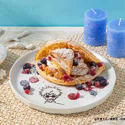 【五条悟】赫&蒼のチキンワッフル1890円(C)芥見下々/集英社・呪術廻戦製作委員会