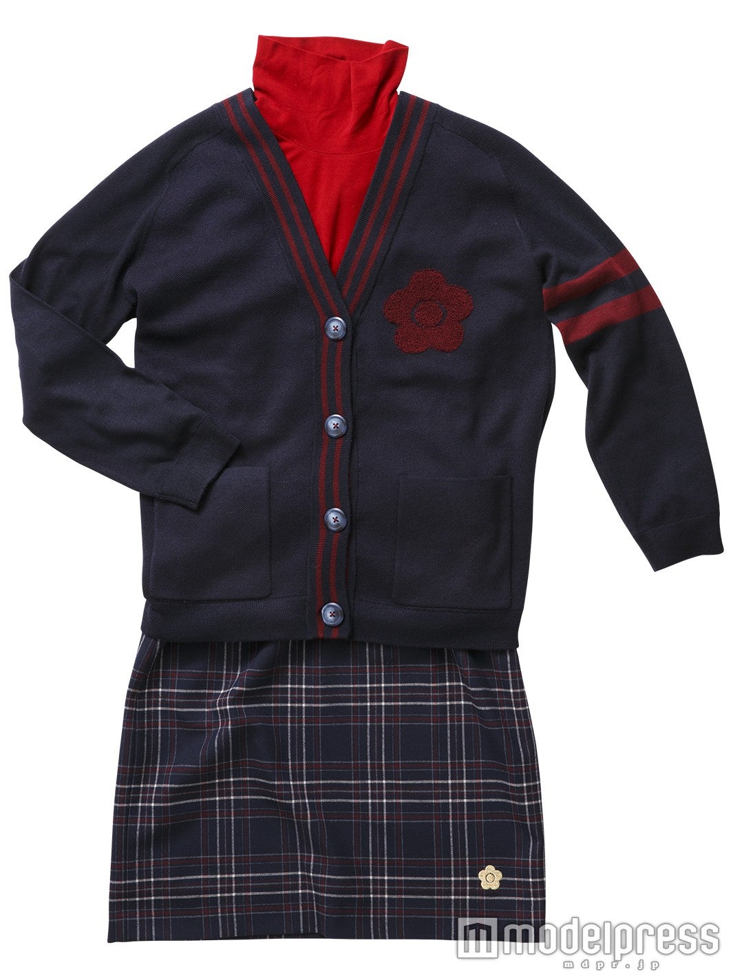 「ラグウォームプレミアプルオーバー」9,000円、「パイルデイジーワンポイントカーディガン」14,000円、「レトロデイジーポイントスカート」14,000円（全て税抜）