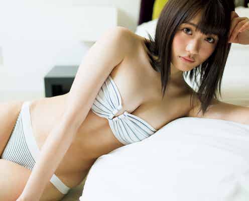 石田桃香、フレッシュな水着姿を披露