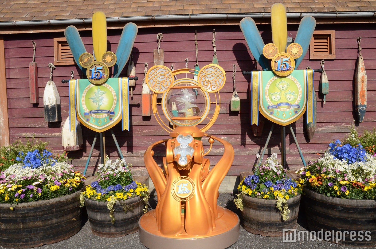 クリスタルポイント／「東京ディズニーシー15周年“ザ・イヤー・オブ・ウィッシュ”」（C）モデルプレス