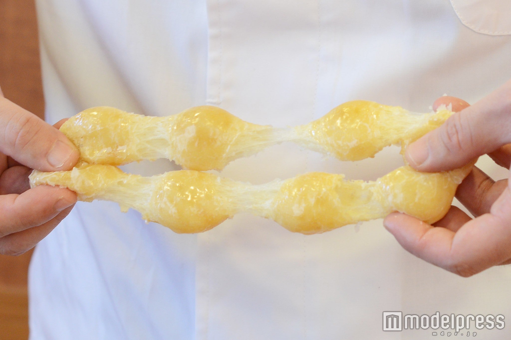 のびのびポン・デ・リングはドーナツとは思えないほどのびる！（C）モデルプレス