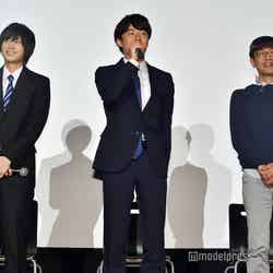 （左から）荒牧慶彦、富田健太郎、千葉誠治監督 （C）モデルプレス