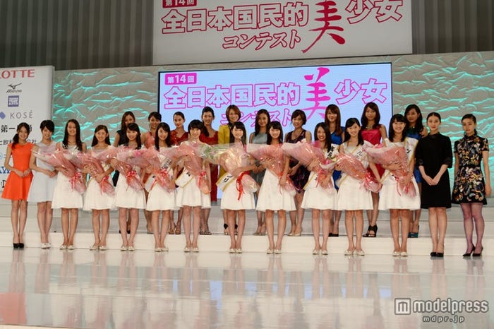 「第14回全日本国民的美少女コンテスト」本選大会の模様