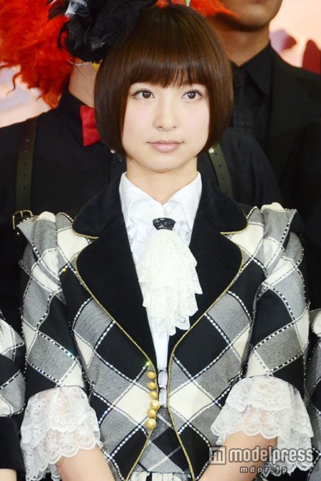 篠田麻里子、“丸刈り”峯岸みなみにメッセージ？