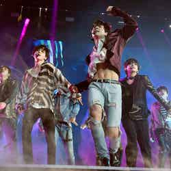 ビルボード・ミュージック・アワード2018でK-POP歌手史上初めてパフォーマンスを披露したBTS（防弾少年団）／photo by Getty Images