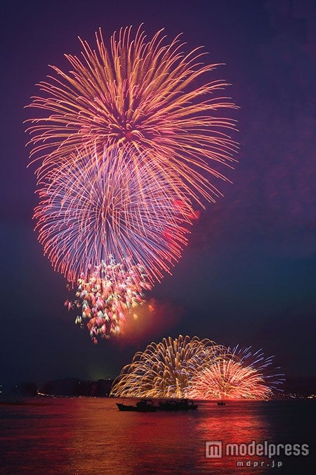 水中花火とスターマインとのコラボレーション／画像提供：鎌倉市観光協会