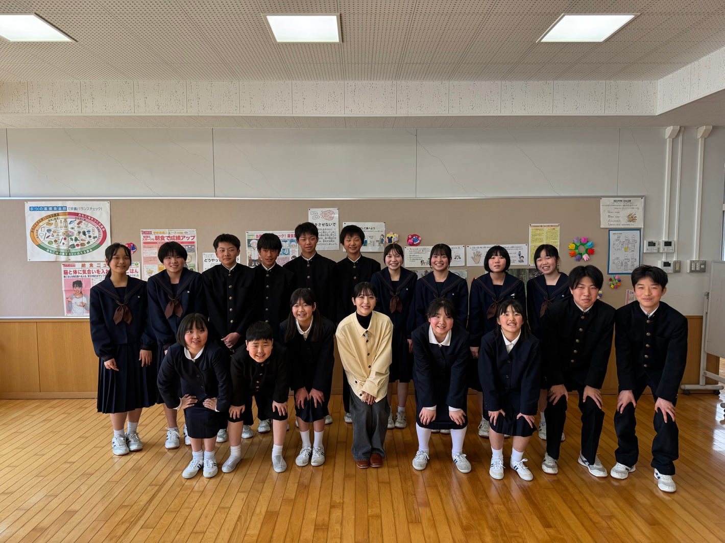 （中央）浜辺美波（C）日本テレビ