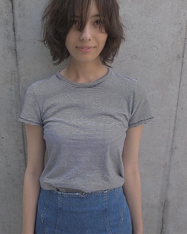 丸顔さんに似合うウルフカット特集 トレンドのヘアスタイルで小顔見え モデルプレス 丸顔さんに似合うウルフカット特集 トレンドのヘアスタイルで小顔見え モデルプレス