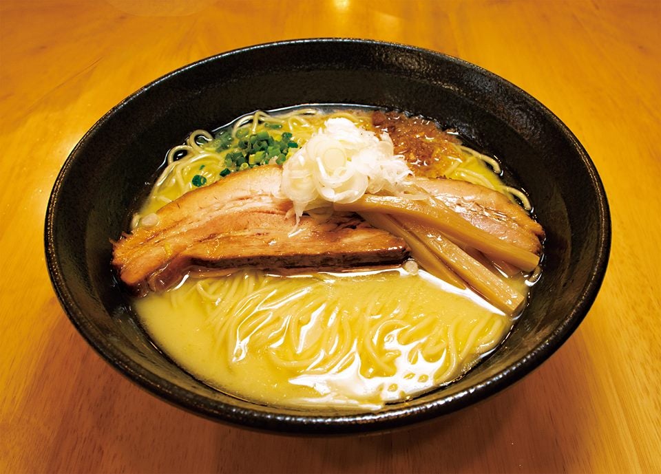 福島ラーメン組　若武者×中華蕎麦こばや【福島県】福島鶏白湯＜塩＞／画像提供：山形アドビューロ