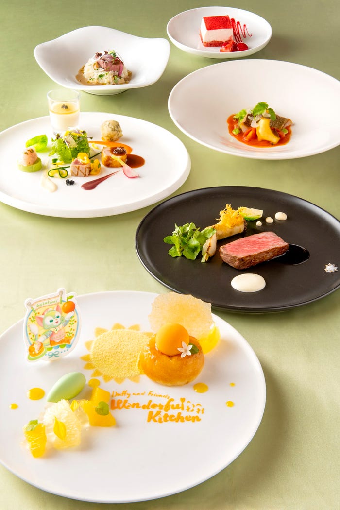 ベッラヴィスタ・ラウンジ(ロビーラウンジ)“ダッフィー&フレンズ・ワンダフルキッチン”グルメディナーコース(C)Disney