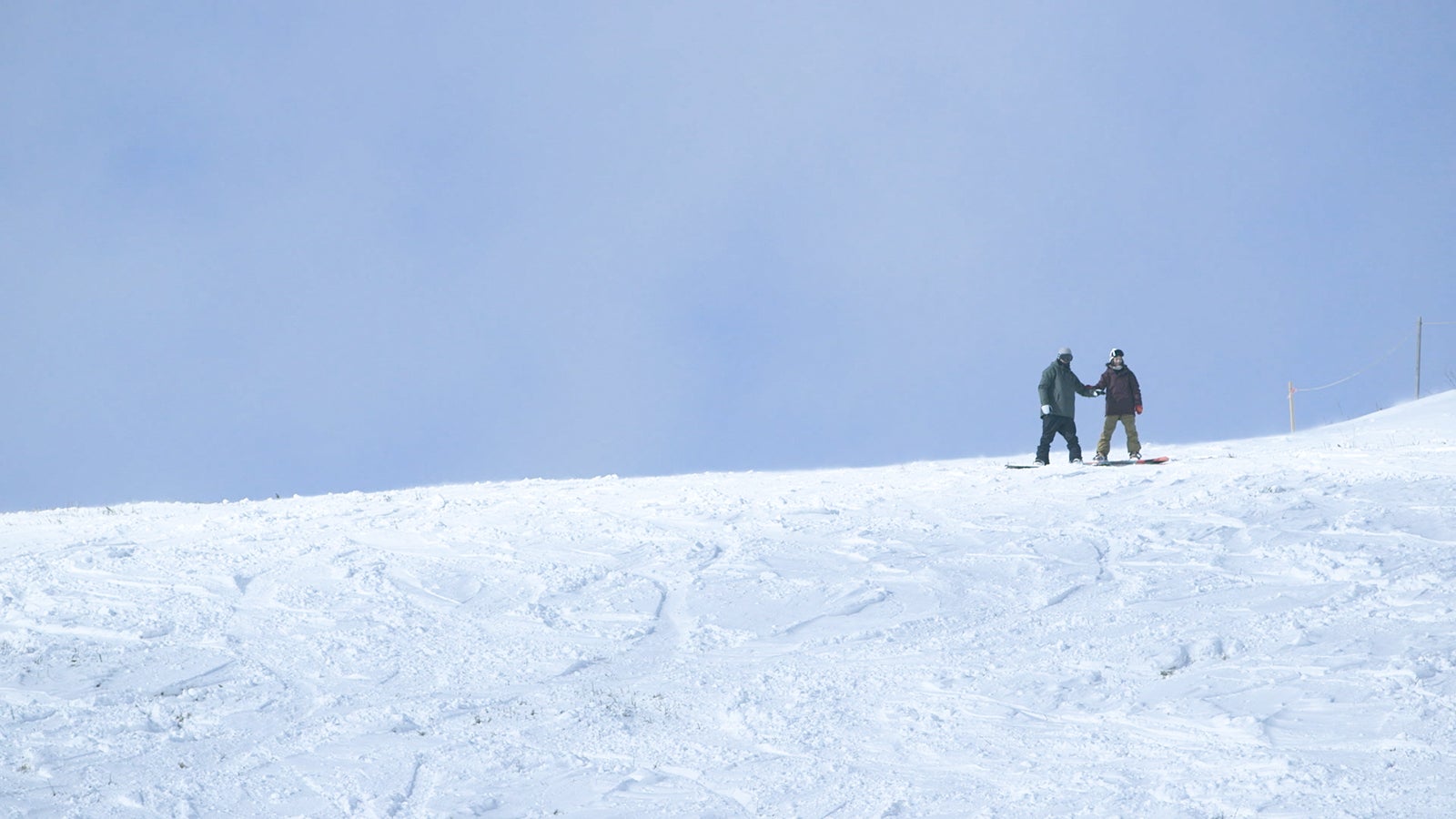 良い感じの2人だが…安未、貴之「TERRACE HOUSE OPENING NEW DOORS」12th WEEK（C）フジテレビ／イースト・エンタテインメント