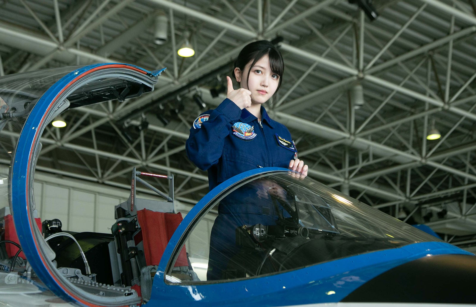 乃木坂46久保史緒里、2年ぶりに宮城を訪問 自衛隊服でブルーインパルスに搭乗も