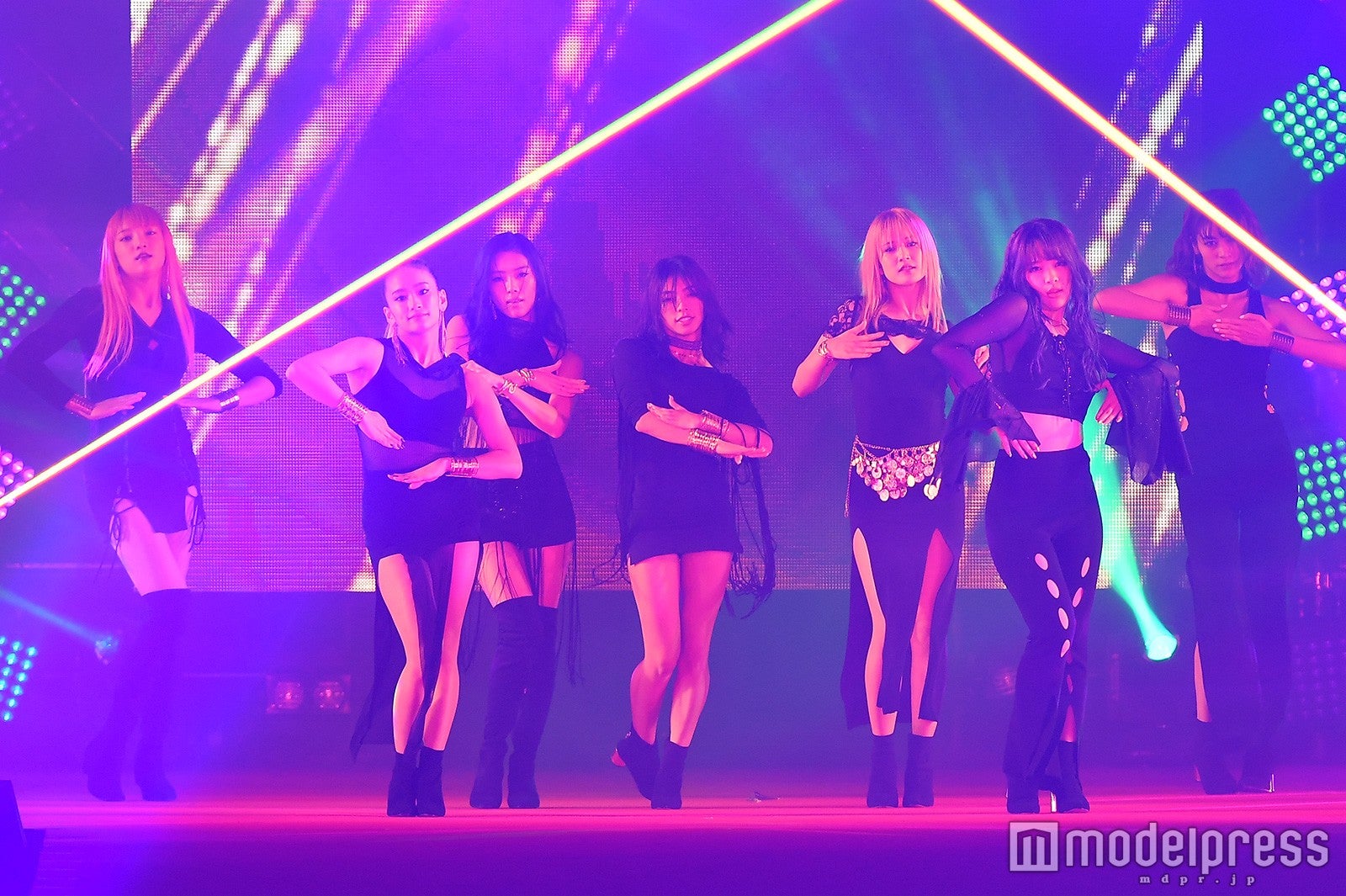 Happiness（C）モデルプレス