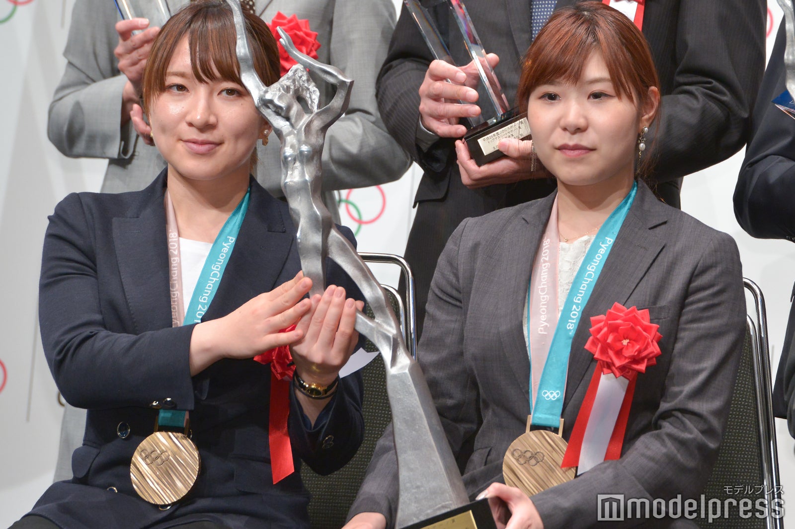 鈴木夕湖、吉田夕梨花 （C）モデルプレス