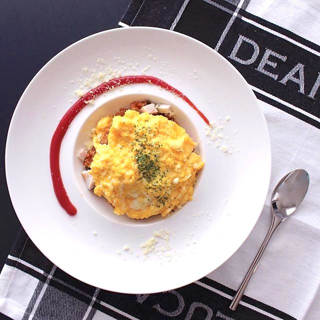 料理が美味しく見える盛り付け方 基本のポイントを抑えて食卓を華やかに彩る モデルプレス 料理が美味しく見える盛り付け方 基本のポイントを抑えて食卓を華やかに彩る モデルプレス