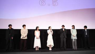 気遣いもイケメンすぎた！ 舞台挨拶降壇時、階段でハイヒールの女優にさっと手を差し伸べた29歳俳優 自然すぎる振る舞いにSNSでも感動の声