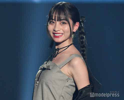 TikTokでバズるなっちー、ジャケットから美肩チラリ 赤リップ姿がキュート【TGC松山2024】