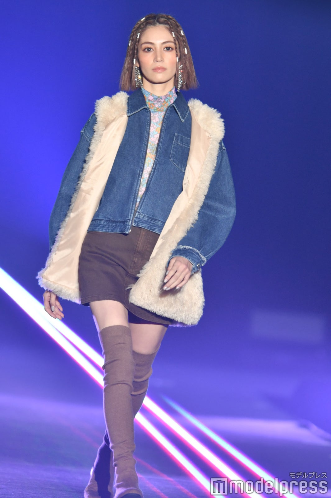 （C）モデルプレス