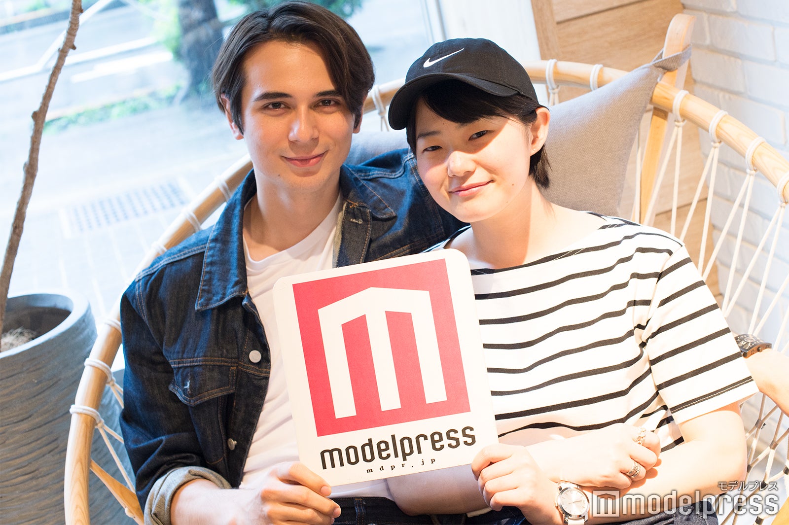 岡本至恩、佐藤つば冴（C）モデルプレス