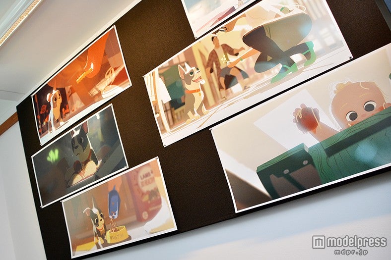 オフィスには様々なポスターが飾られている