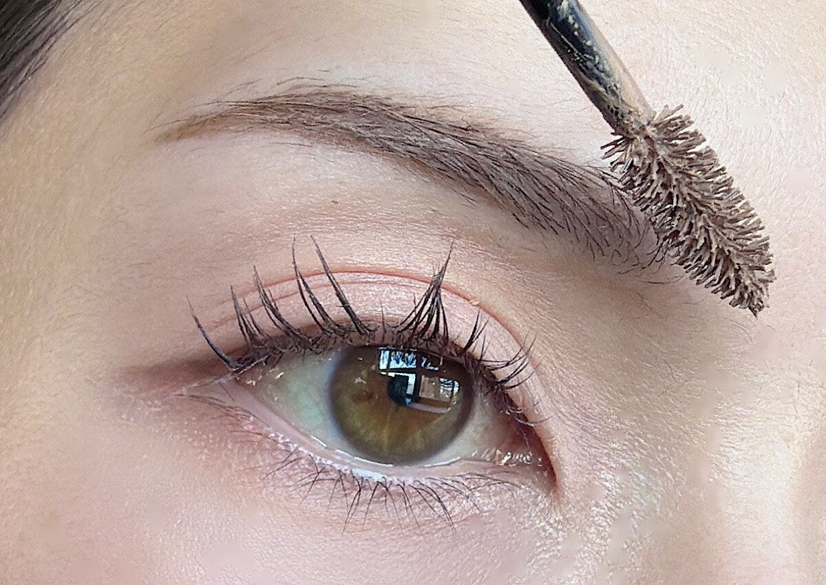 「眉頭の淡さ」が垢抜けのカギ