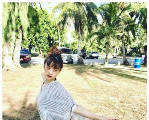山本美月、太もも大胆あらわで「見えちゃいそう」の声も
