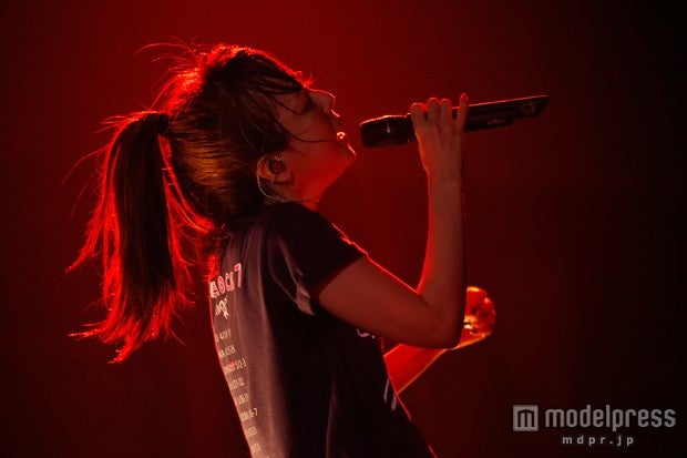 aiko／撮影：岡田 貴之（Takayuki Okada）