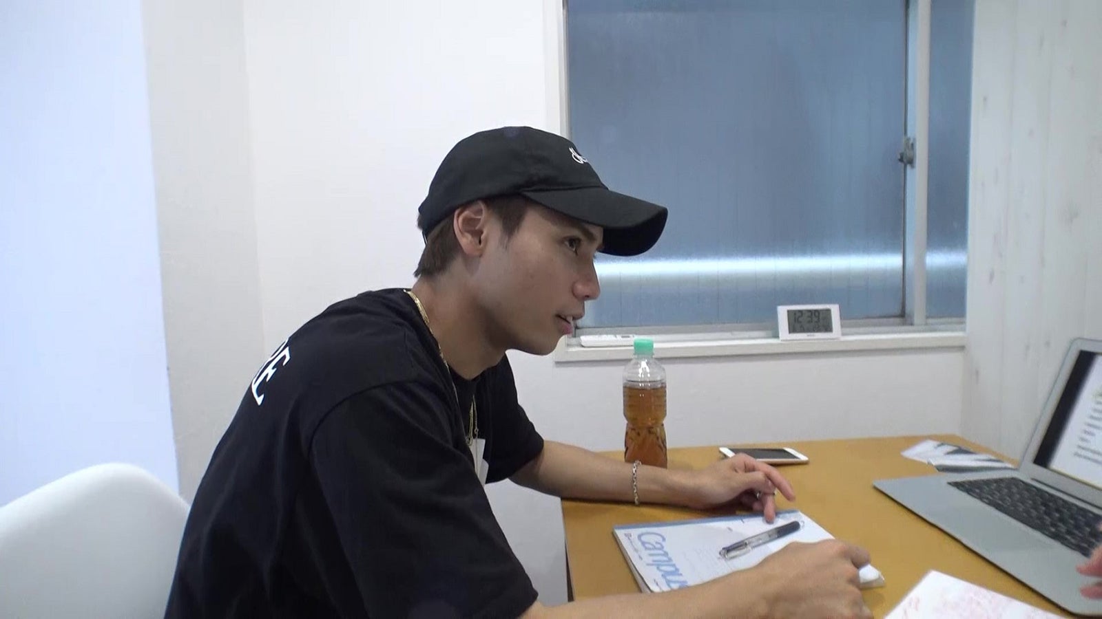 THE RAMPAGE from EXILE TRIBEの『英会話企画第2弾～前編～』より（画像提供：LDH JAPAN）