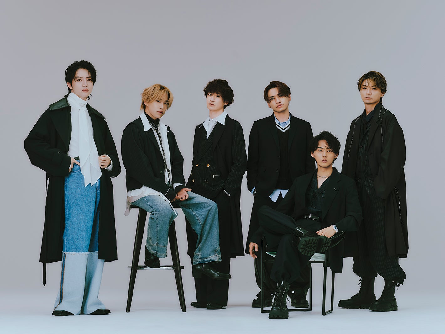 Kis-My-Ft2 MAGFACT　藤ヶ谷 落下物　1枚 Kis-My-Ft2 MAGFACT 銀テープ2本＆羽2本 落下物 キスマイ - メルカリ