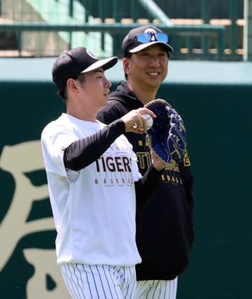 阪神・下村が1軍の練習に参加 ブルペンでの投球を見つめた藤川監督は「順調に段階を踏んでいる」