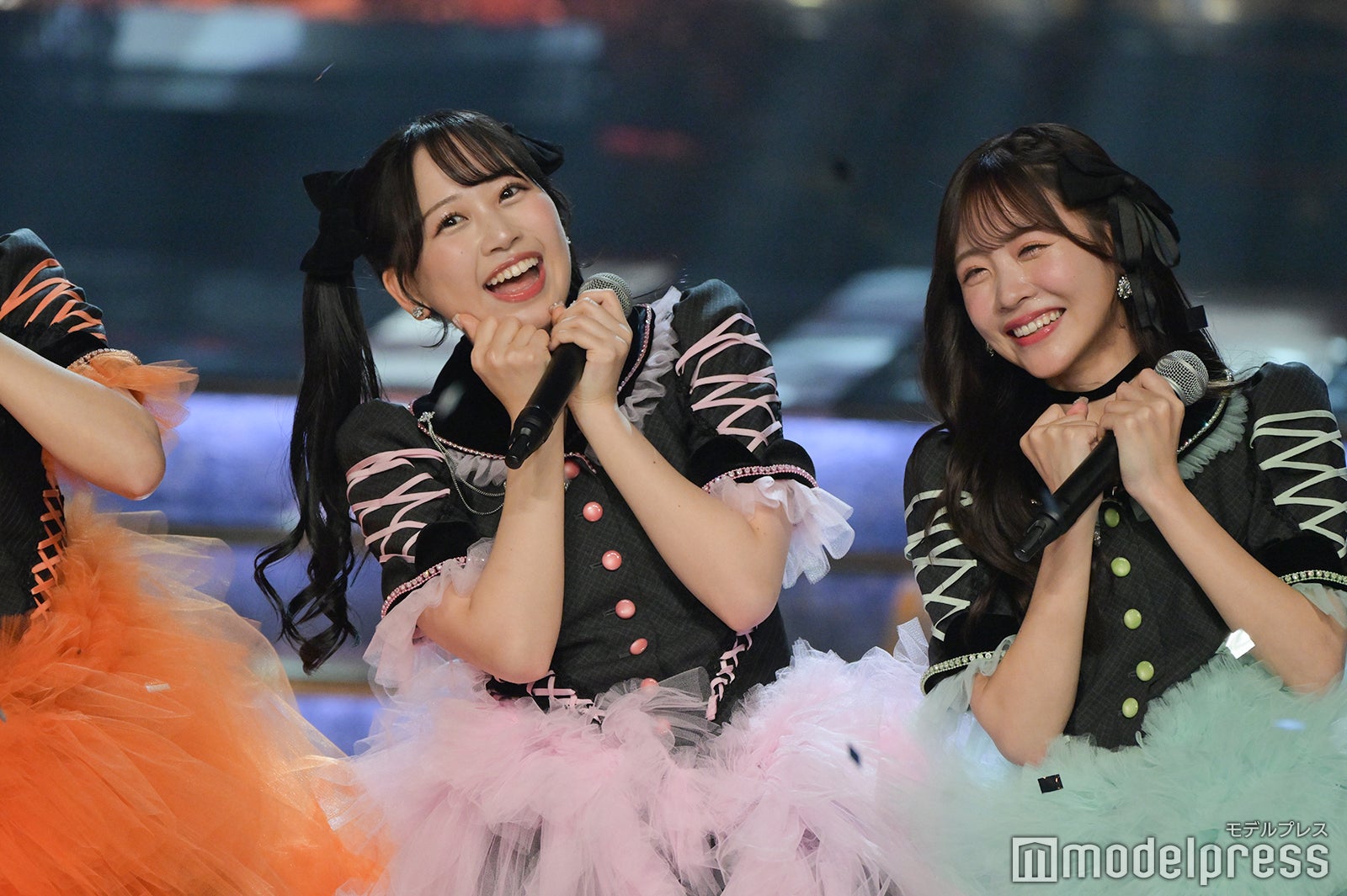 松本かれん、櫻井優衣／FRUITS ZIPPER（C）モデルプレス