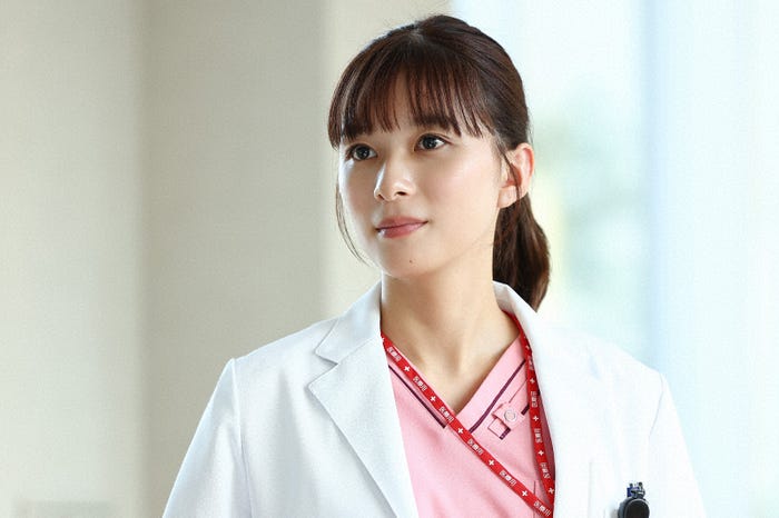 芳根京子「まどか26歳、研修医やってます!」第1話(C)TBS