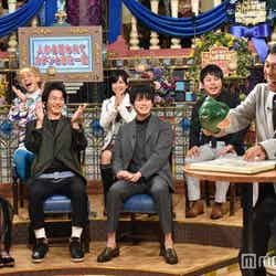 （前段左から）広瀬すず、野村周平、真剣佑／番組の様子（C）日本テレビ