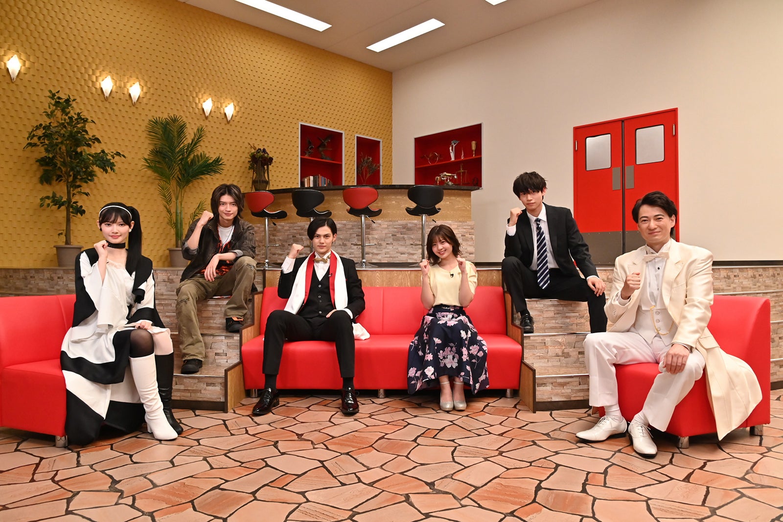 青島心、杢代和人、簡秀吉、星乃夢奈、佐藤瑠雅、忍成修吾 （C）2022 石森プロ・テレビ朝日・ADK EM・東映