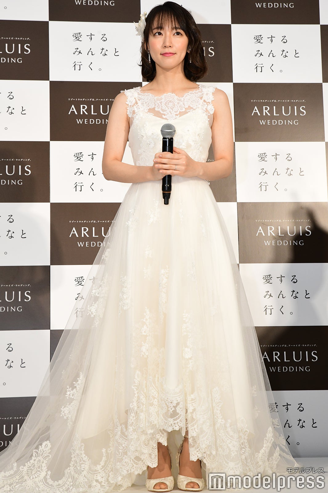ウェディングドレス WITH A WHITE 吉岡里帆 - ウェディング