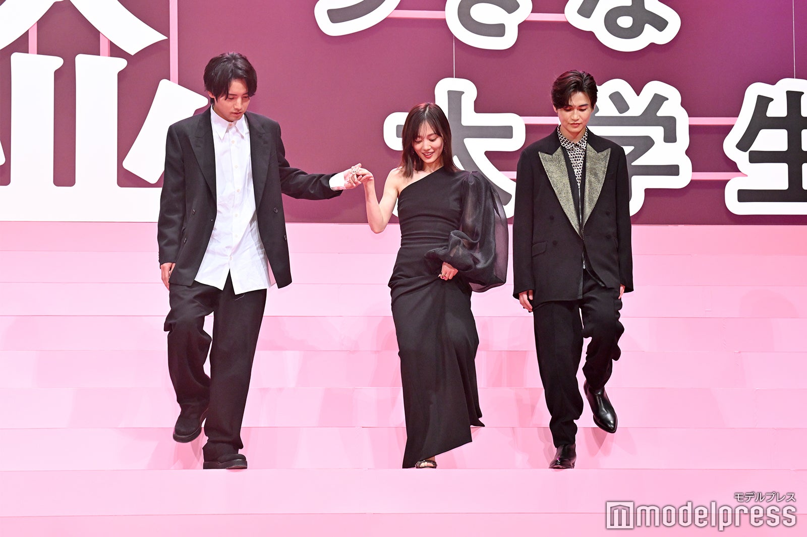 倉悠貴、佐野勇斗、浜辺美波（C）モデルプレス