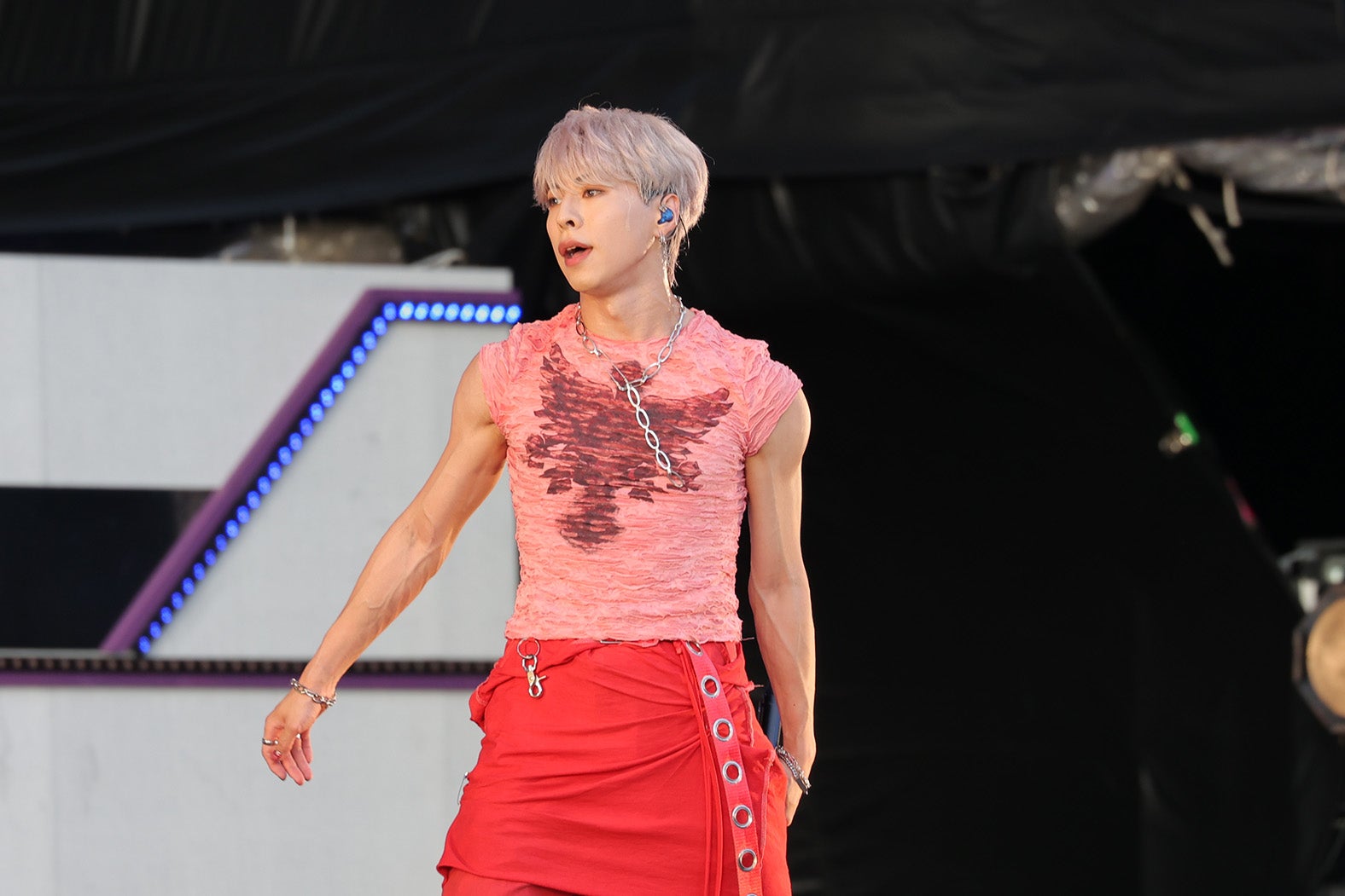 「大阪・関西万博開催記念 Survive FES」（C）吉本興業