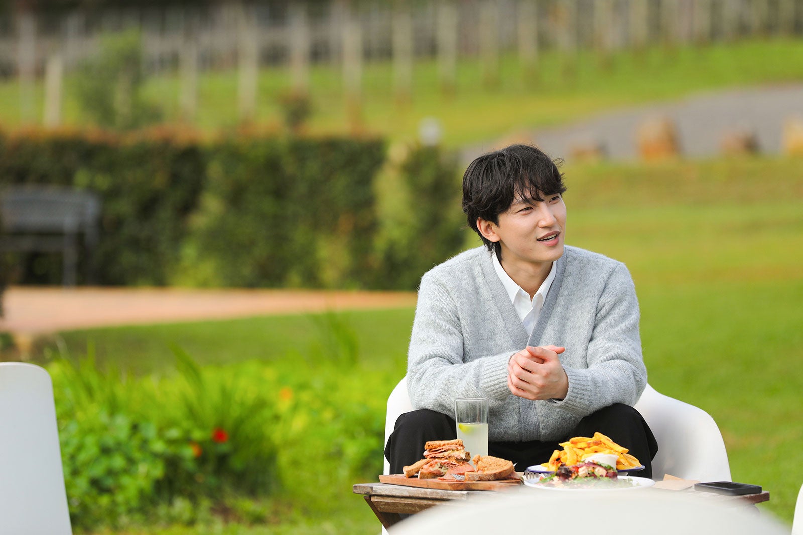 「ドルシングル ズ 7 IN GOLD COAST」（C）MBN. All Rights Reserved.